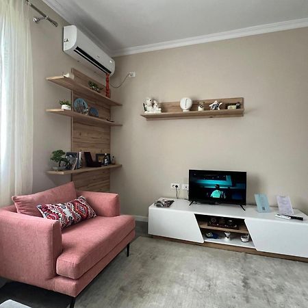 Cozy Flat Near Air Albania Stadium 1 Tirana Exterior photo