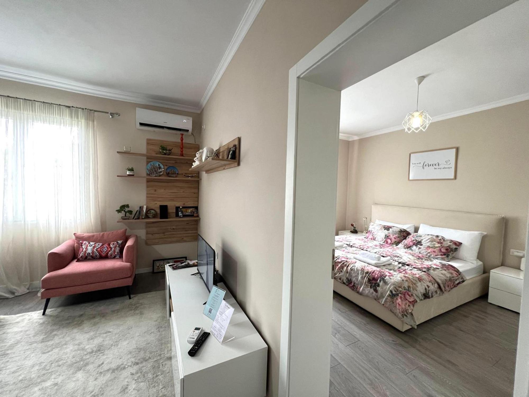 Cozy Flat Near Air Albania Stadium 1 Tirana Exterior photo